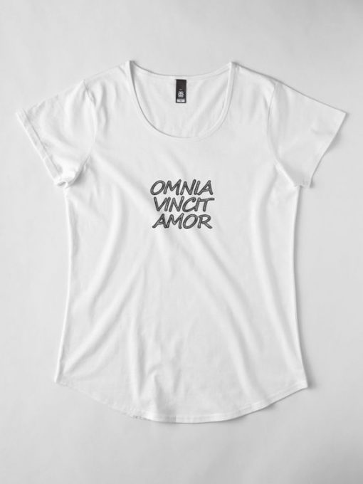 Omnia Vincit Amor T-Shirt AD01
